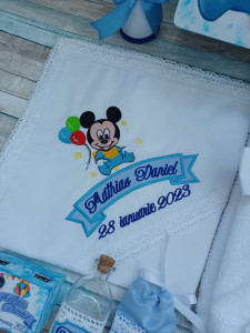 Trusou botez Mickey Mouse Baby Bleu /Albastru ,8 piese