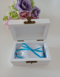 Cutiuta verighete personalizata – Flori bleu