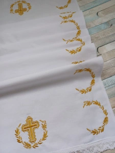Napron -Stergar brodat masa Biserica