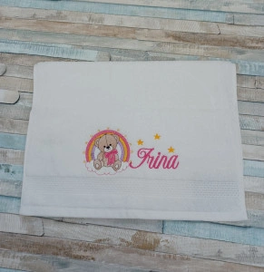 Prosop gradinita/cresa personalizat prin broderie Ursulet Curcubeu