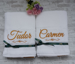 Set 2 prosoape personalizate cu nume 70x140cm Auriu