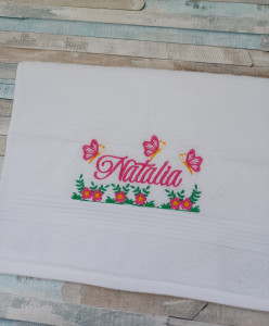 Prosop gradinita/cresa personalizat prin broderie Fluturasi