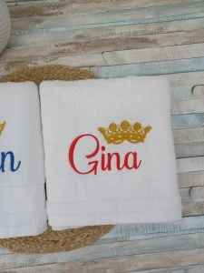 Set 2 prosoape personalizate cu nume și coroana - 50x100 cm