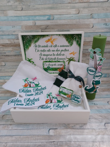Trusou botez baiat Dinozauri,9/10 piese