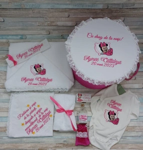 Trusou botez Minnie Mouse roz ,9 piese