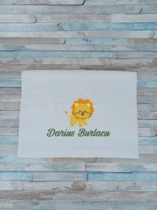 Prosop gradinita/cresa personalizat prin broderie Leu