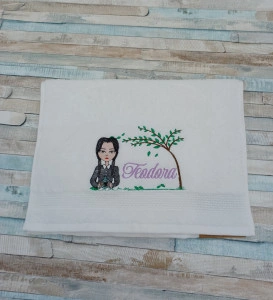 Prosop personalizat Wensday