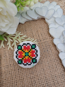 Brosa Martisor -Model traditional brodat, etamina