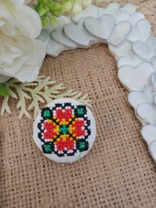 Brosa Martisor -Model traditional brodat, etamina