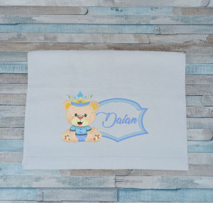Prosop gradinita/cresa personalizat prin broderie Ursulet baiat
