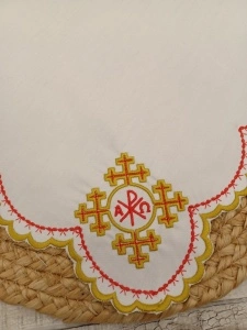 BATISTA PENTRU BISERICA - MODEL BRODAT rosu - ornament mobilier bisericesc