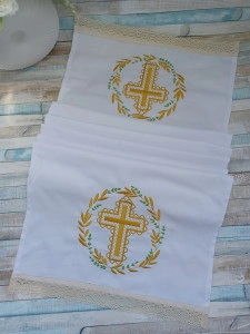 Napron -Stergar brodat masa Biserica 150/50cm