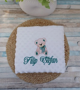 Paturica bebe personalizata Ursulet ,dimensiune 90x90cm