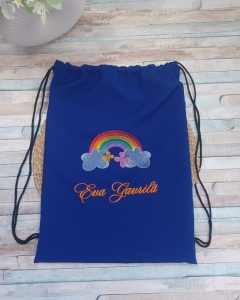 Rucsac gradinita/cresa alb personalizat prin broderie Curcubeu