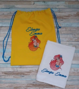 Set saculet si prosop Ariel- Mica Sirena , pentru gradinita/cresa, 45×35 cm