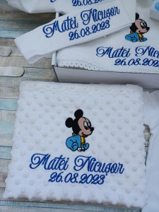 Trusou botez baiat Mickey Mouse