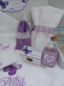 Trusou botez fetita Fluturas mov ,8 piese
