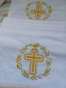 Napron -Stergar brodat masa Biserica 150/50cm