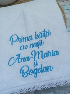 Prosop cu gluga Prima baita cu nasii 60x125cm