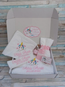 Trusou botez fetita Unicorn cu inimioare ,8 piese