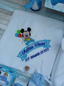 Trusou botez Mickey Mouse Baby /Albastru ,8 piese