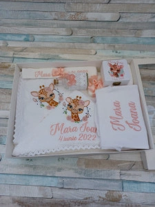 Trusou botez personalizat Girafa, 9 piese