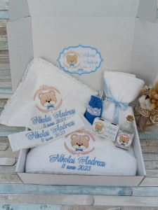 Trusou botez personalizat Ursulet Bleu 8/9piese