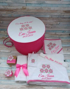 Trusou de botez fetitaTraditional ,8 piese