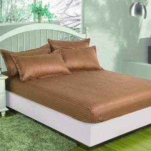 Cearceaf de pat cu elastic + doua fete perna, 180x200 cm, culoare Maro Deschis - Img 1