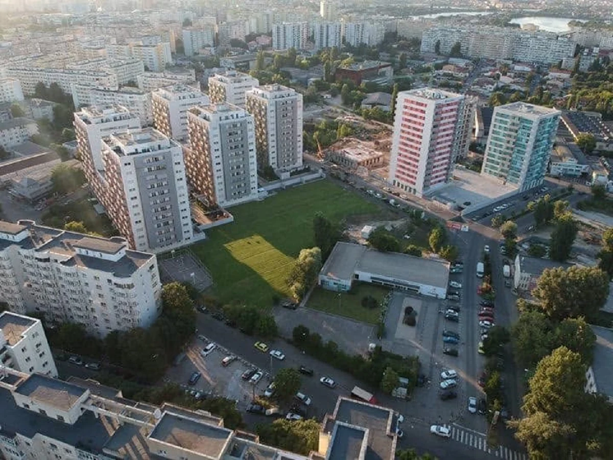 Total vânzări apartamente & case/vile – București pe sectoare (ianuarie–iulie 2025)