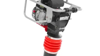 Mai compactor HECHT 1118 – motor pe benzină 196 cm³, talpă 275 x 335 mm. Echipamentul esențial pentru compactarea terenului înainte de pavaj, fundații și reparații drumuri