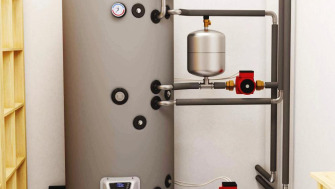 Diferența între boiler de 80L și 200L când ai musafiri de weekend – confortul se măsoară în litri, nu doar în grade