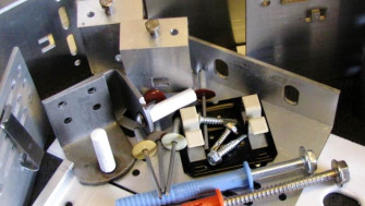 Tipuri de prindere pentru fațada ventilată: console, profile, accesorii și șuruburi