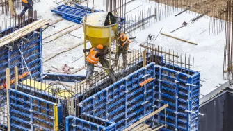 Construcții în Primăvara lui 2026: Producția urcă, dar prețurile o iau înaintea tuturor