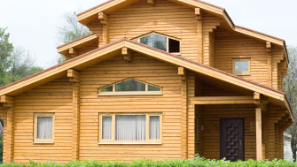 Avantaje și Dezavantaje ale Construcției unei Case din Lemn: Ghid Complet pentru Viitorul Proprietar