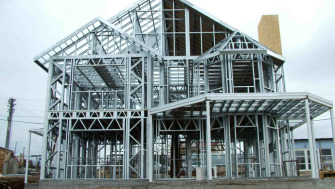 Construcție pe Cadre din Beton Armat vs. Structură Metalică: Diferențe, Avantaje, Dezavantaje