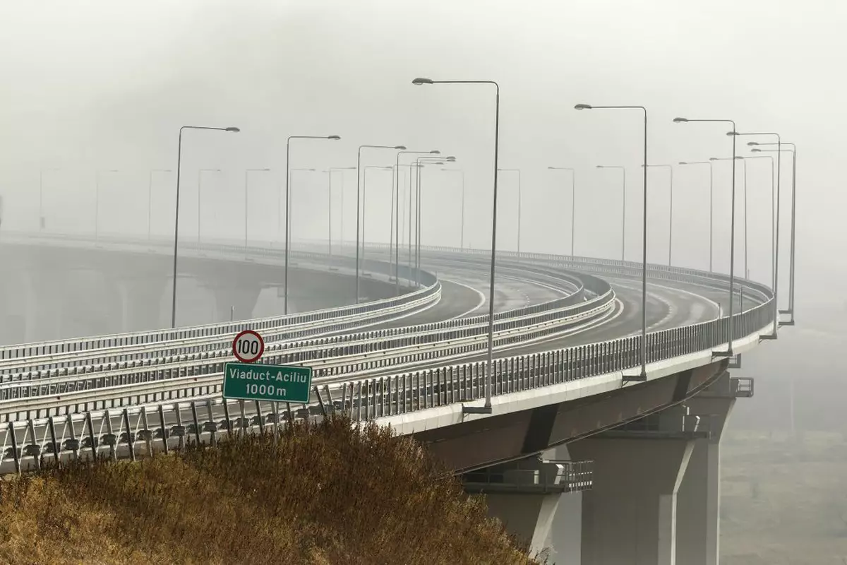 Viaduct pe autostradă