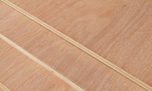 PLACAJ EUCALIPT CU FURNIR ESTETIC DE FAG, CALITATE FETE BB/BB, GROSIME 15MM, 2440X1220MM