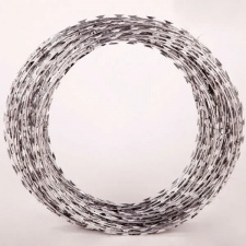 BARBED WIRE WITH CUTTING BLADES TYPE NATO 22/450