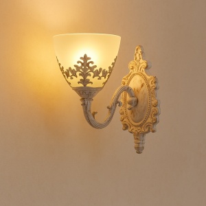 APLICA DE PERETE VINTAGE, FINISAJ ALB-AURIU, DESIGN ORNAMENTAL CLASIC, 1 X E27, L220X220X230MM