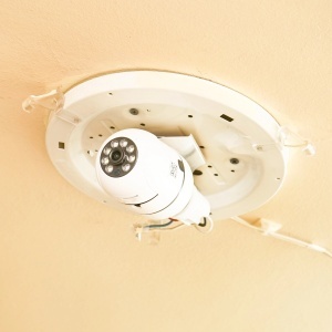 Cameră Supraveghere Tip Bec E27 WiFi 2.4GHz, 360° PTZ, Full HD 1080P, Senzor Mișcare, Control prin Aplicația YIIoT - Img 7