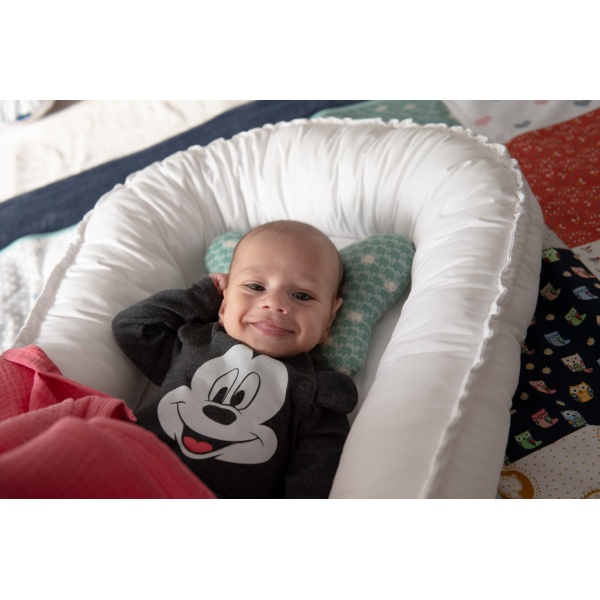 Crează-ți Setul Baby Nest Diamond: Design Personalizabil cu Pernuță și Jucărie, Confort Premium Handmade în România
