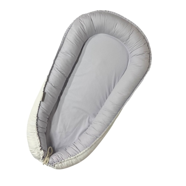 Baby Nest Deluxe Alb cu Gri - Confort și Siguranță într-un Cuib de Vis