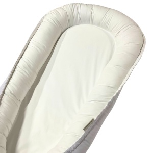Baby Nest Deluxe Alb cu Gri - Confort și Siguranță într-un Cuib de Vis - Img 3