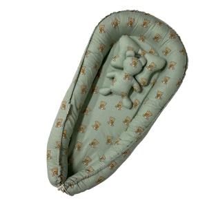 Set Baby Nest Deluxe cu Pernă și Jucărie - Ursuleți Verzi Cuibul Perfect pentru Somnul și Joaca Bebelușului Tău - Img 1