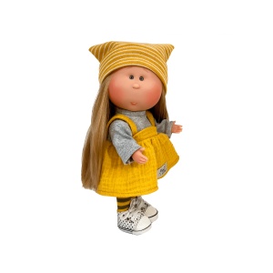 Papusa Nines D'Onil, Mia, cu parul blond si fes galben, cu articulatii, cu miros de vanilie, 30 cm
