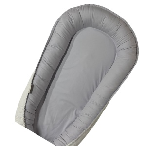 Crează-ți Setul Baby Nest Diamond: Design Personalizabil cu Pernuță și Jucărie, Confort Premium Handmade în România - Img 3