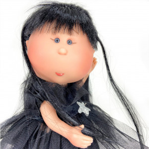 Papusa Nines D'Onil, Mia Black Wednesday, cu miros de vanilie, 30 cm - Img 3