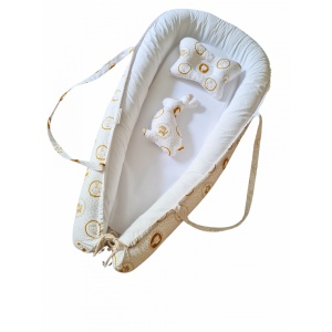SET Baby Nest Delux Alb - Ursuleții Zâmbitori, cu Pernă și Jucărie - Img 3