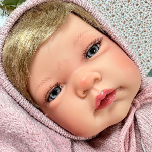 Papusa Nines D'Onil, Celia, nou-nascut, premium, cu parul blond, cu miros de vanilie, 1700 gr, 48 cm - Img 2